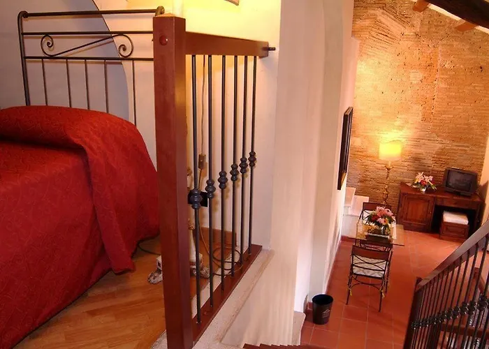 Domus Sessoriana فندق مبيت وإفطار 3*