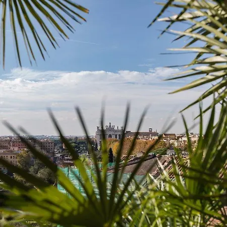 Domus Sessoriana Couette-café 3*