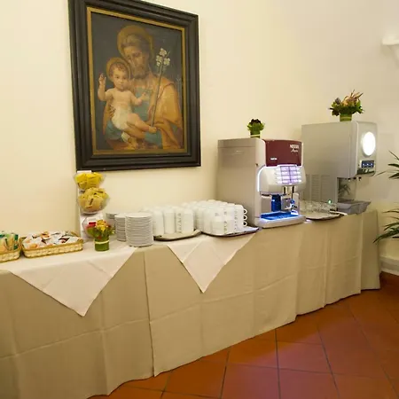 Domus Sessoriana Bed & Breakfast 4*