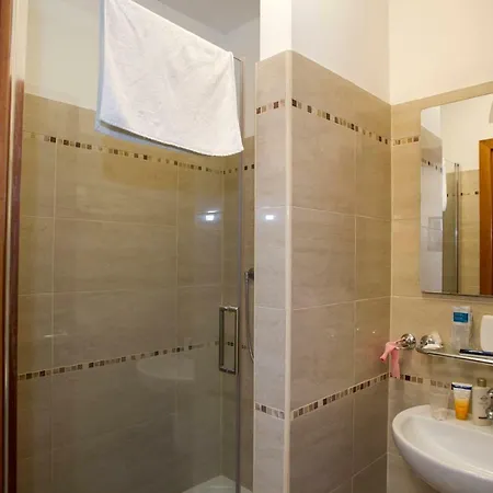 Domus Sessoriana Bed & Breakfast 4*