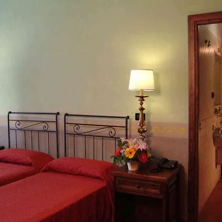 Frühstückspension Domus Sessoriana 3*