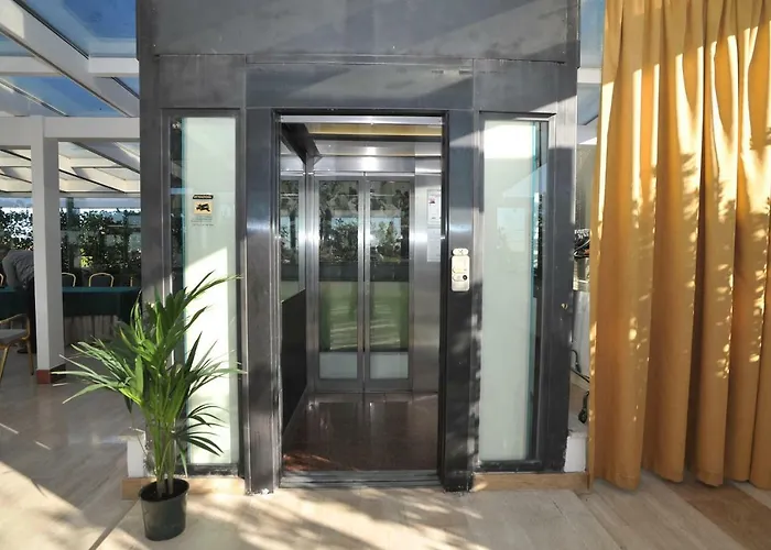 Domus Sessoriana 3* Рим